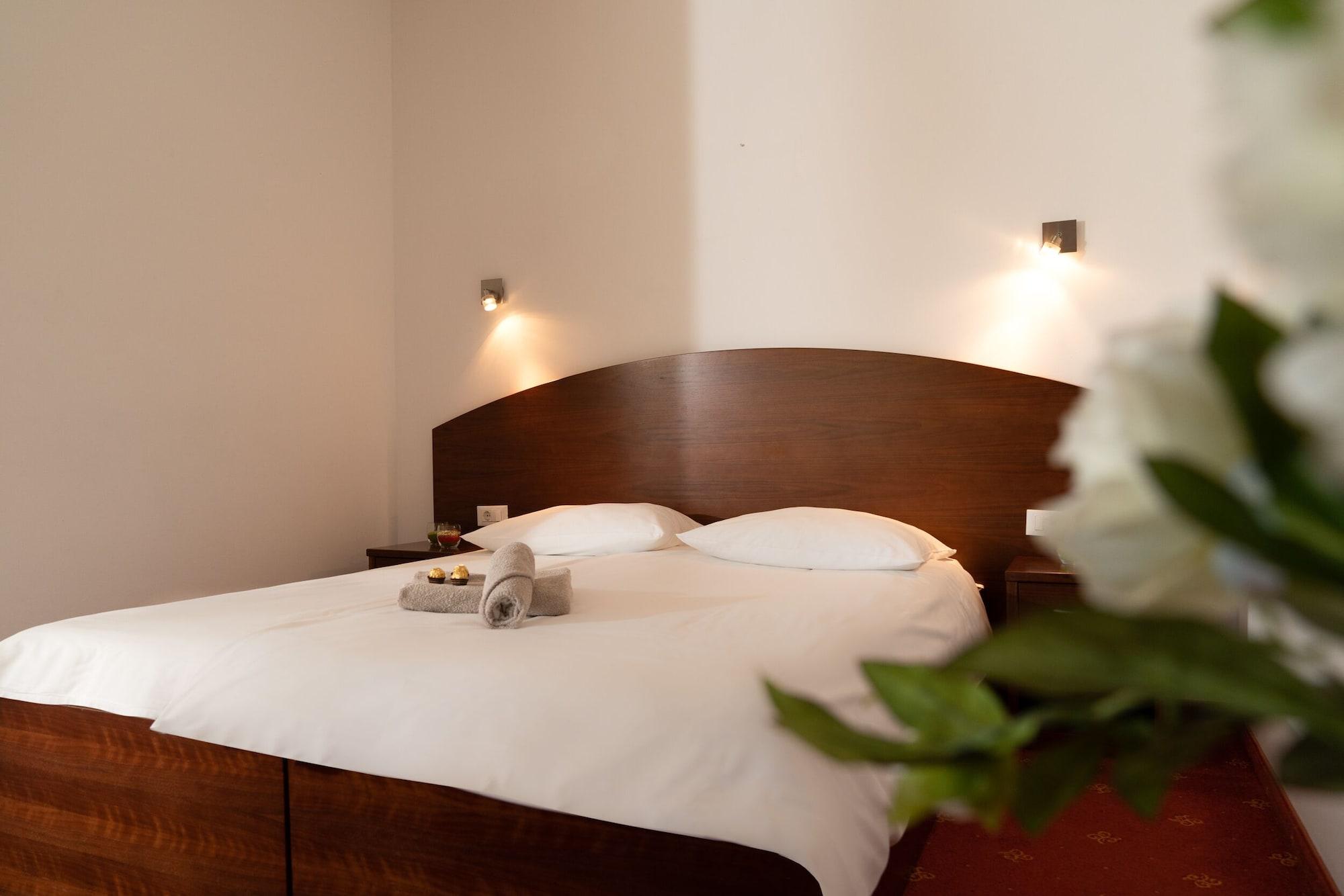 Hotel Medno Bagian luar foto