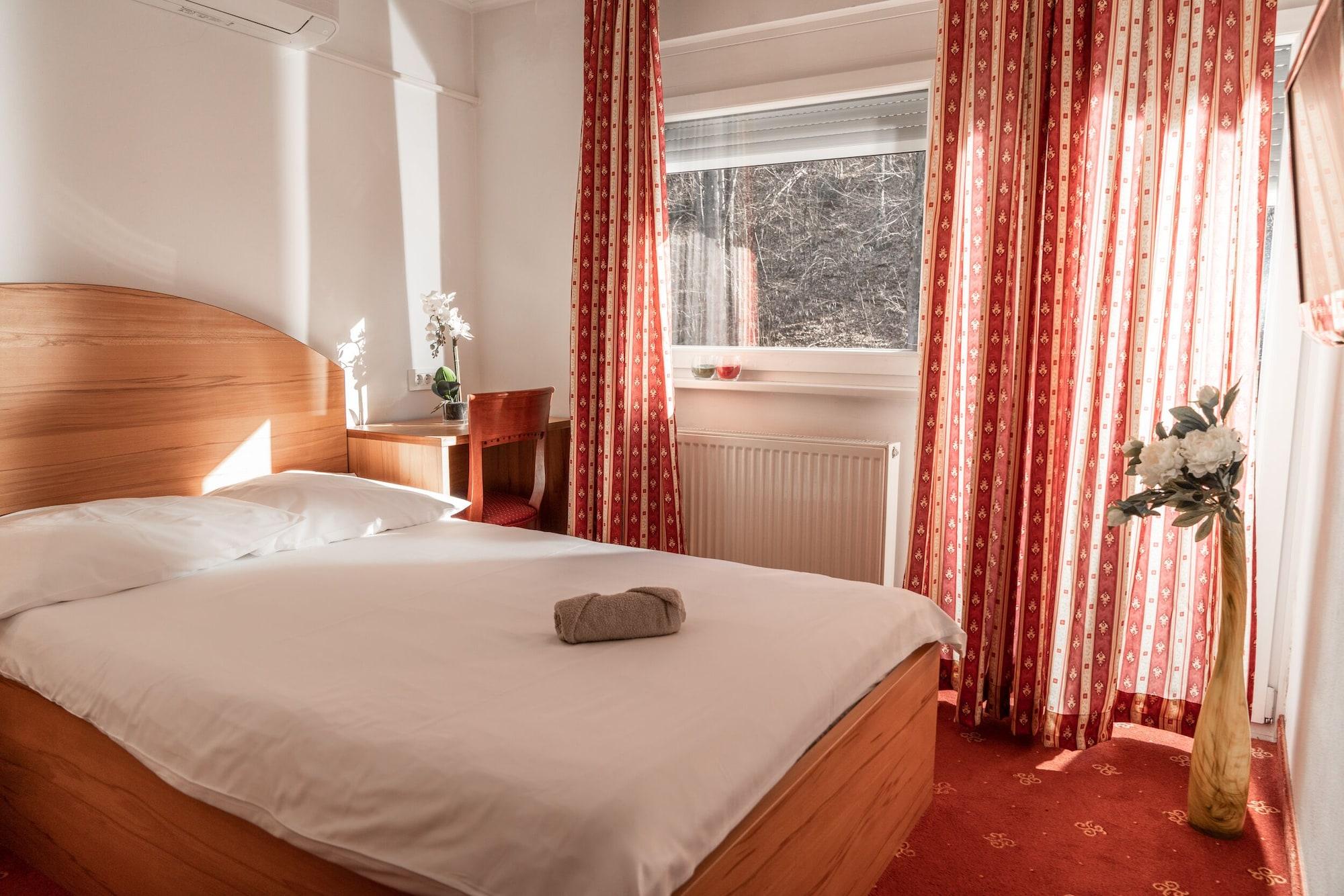 Hotel Medno Bagian luar foto