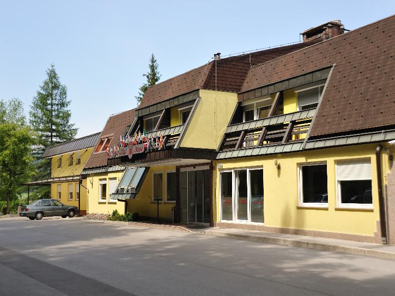 Hotel Medno Bagian luar foto