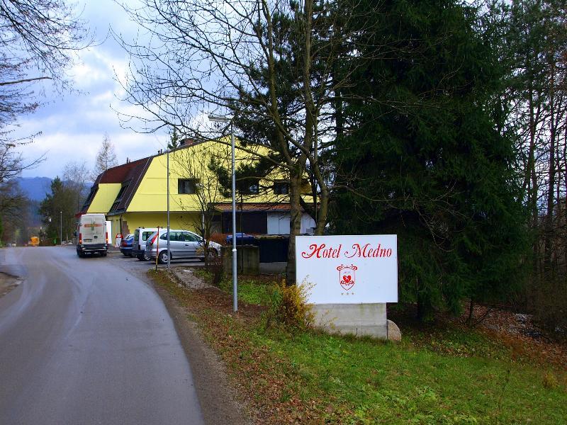 Hotel Medno Bagian luar foto