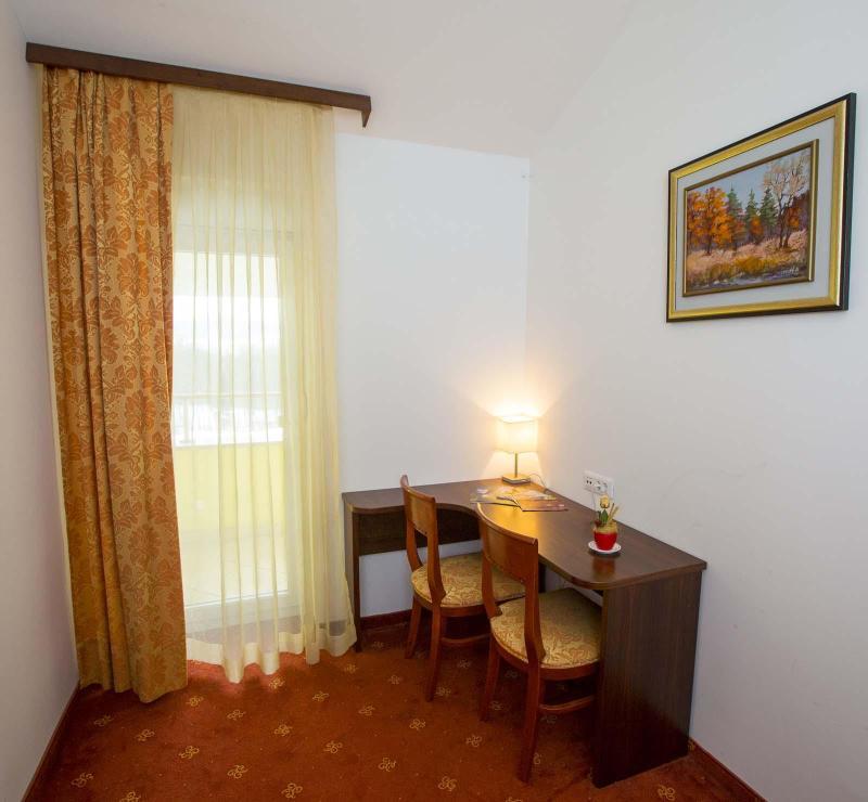 Hotel Medno Bagian luar foto