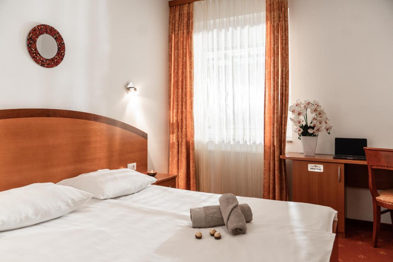 Hotel Medno Bagian luar foto