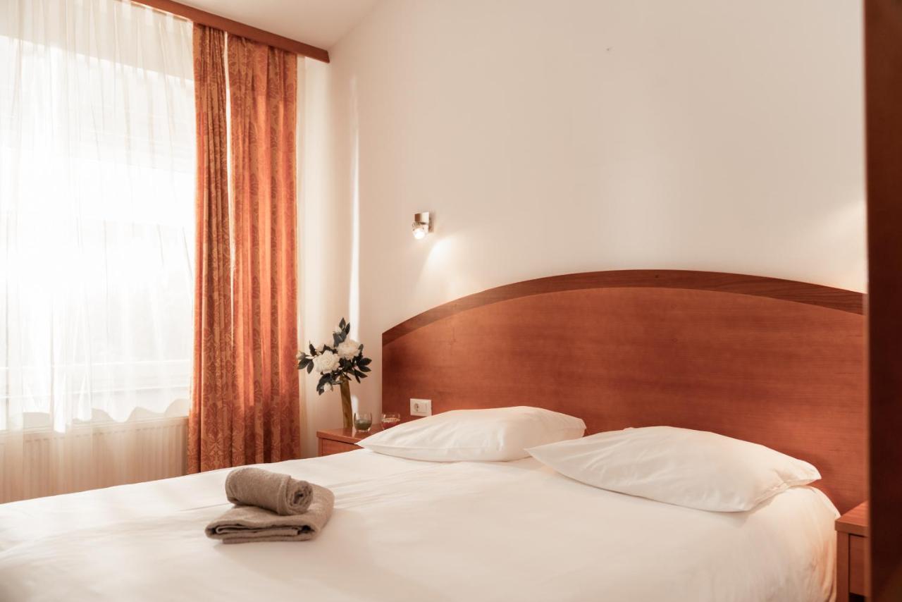 Hotel Medno Bagian luar foto