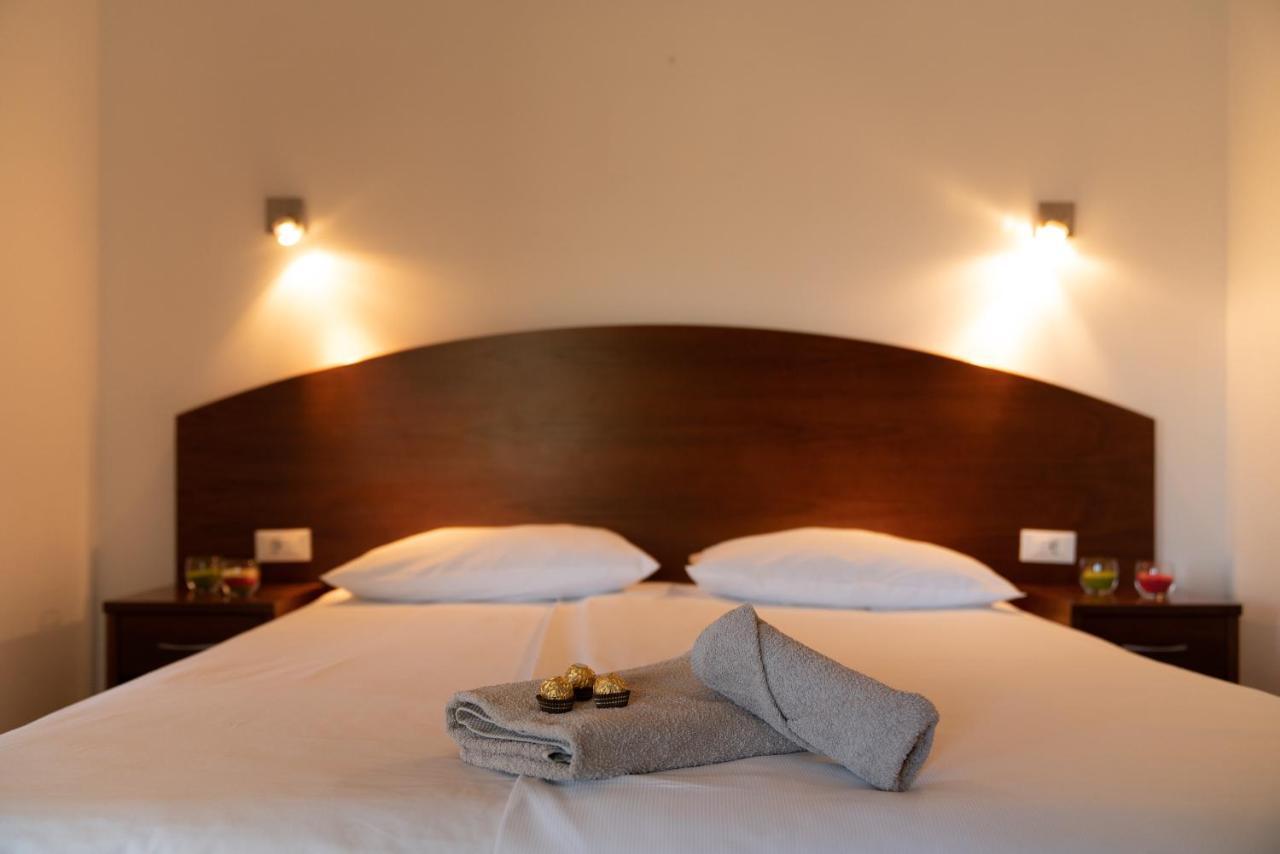 Hotel Medno Bagian luar foto