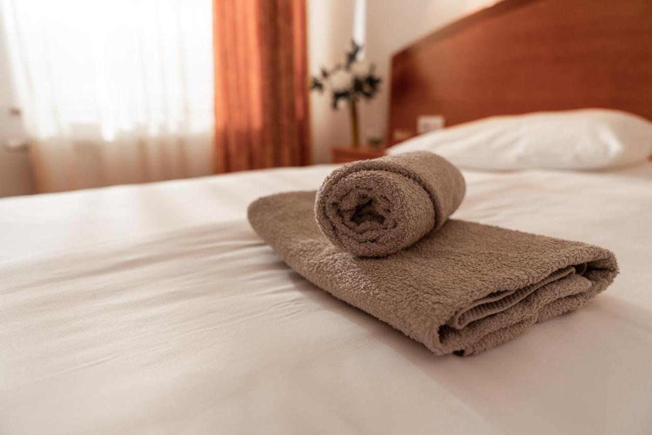 Hotel Medno Bagian luar foto